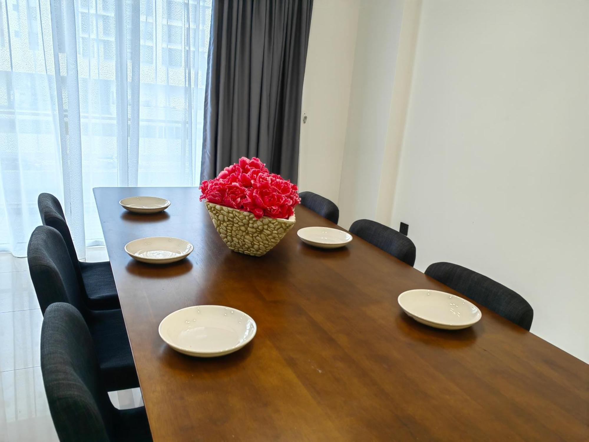 500mbps Internet Executive 3-bedroom Next To Trx Tower Pangsapuri Kuala Lumpur